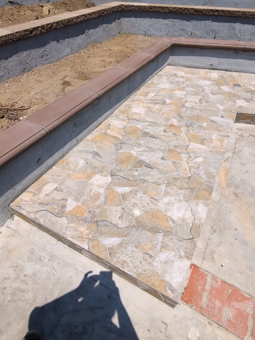 Flagstone Porcelain Tile Patio Steps & Tiered Stucco Planter Walls in San Diego (2026 Design Guide)